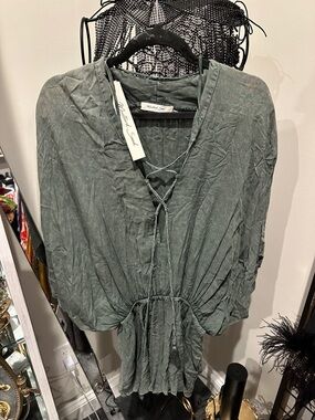 NWT Mustard Seed Green Crinkle Tie-Front Women's Top